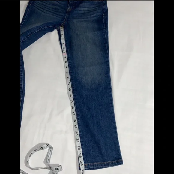 Style & Co Petite Slim Leg Jeans - Picture 8 of 10
